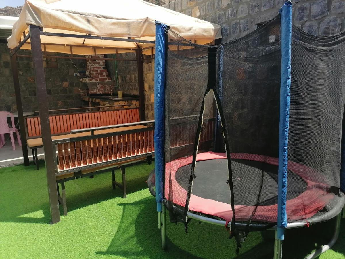 Vila Bayt Alhagar Residance بيت الحجر للضيافة الجبل الأخضر Hayl Yaman Exteriér fotografie